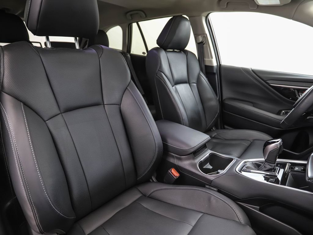 Used 2023  Subaru  image 29