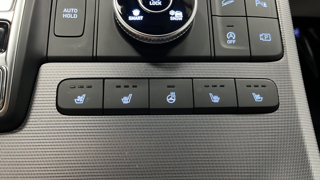 Used 2025 Hyper White Hyundai Calligraphy image 33