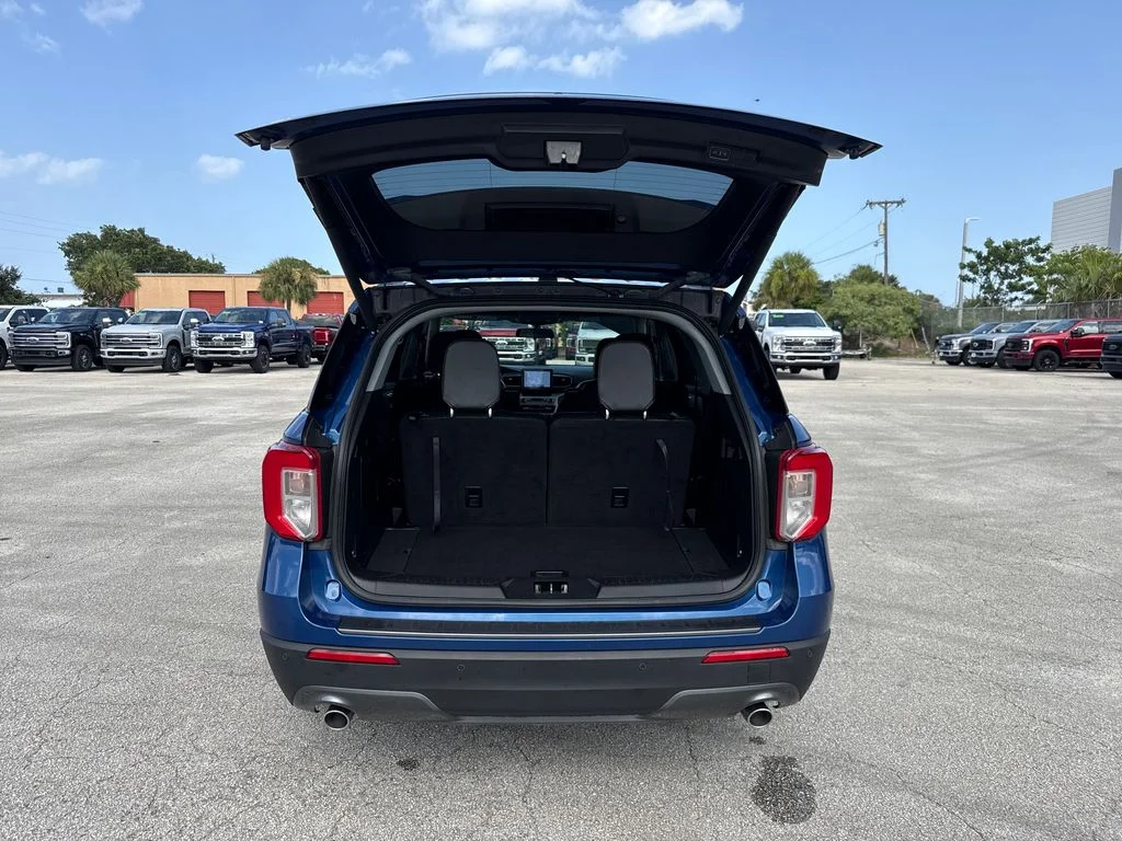 Certified Used 2023 Blue Ford XLT image 30