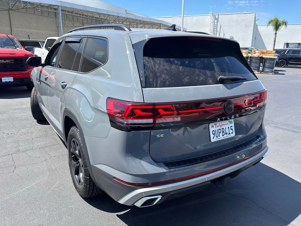 Used 2025 Pure Gray Volkswagen 2.0T Peak Edition image 4