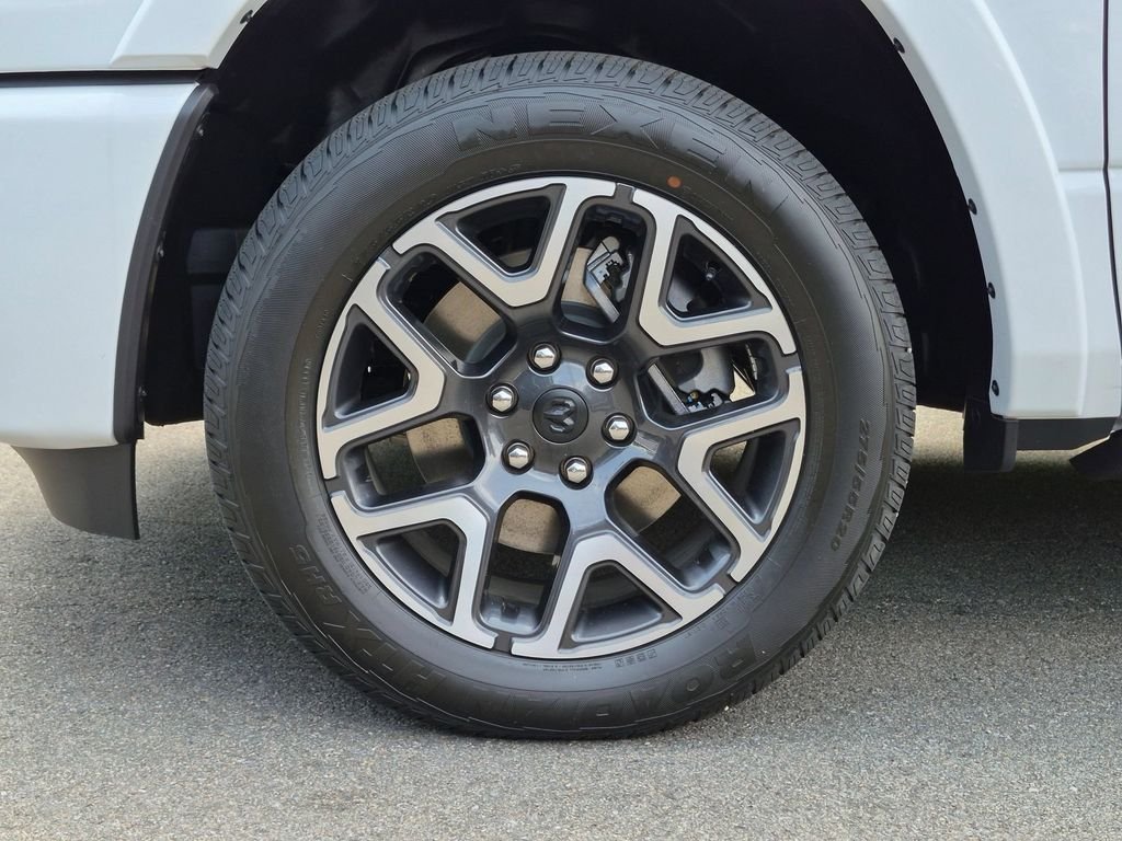 New 2026 Bright White Clear-Coat Exterior Paint RAM Laramie image 30