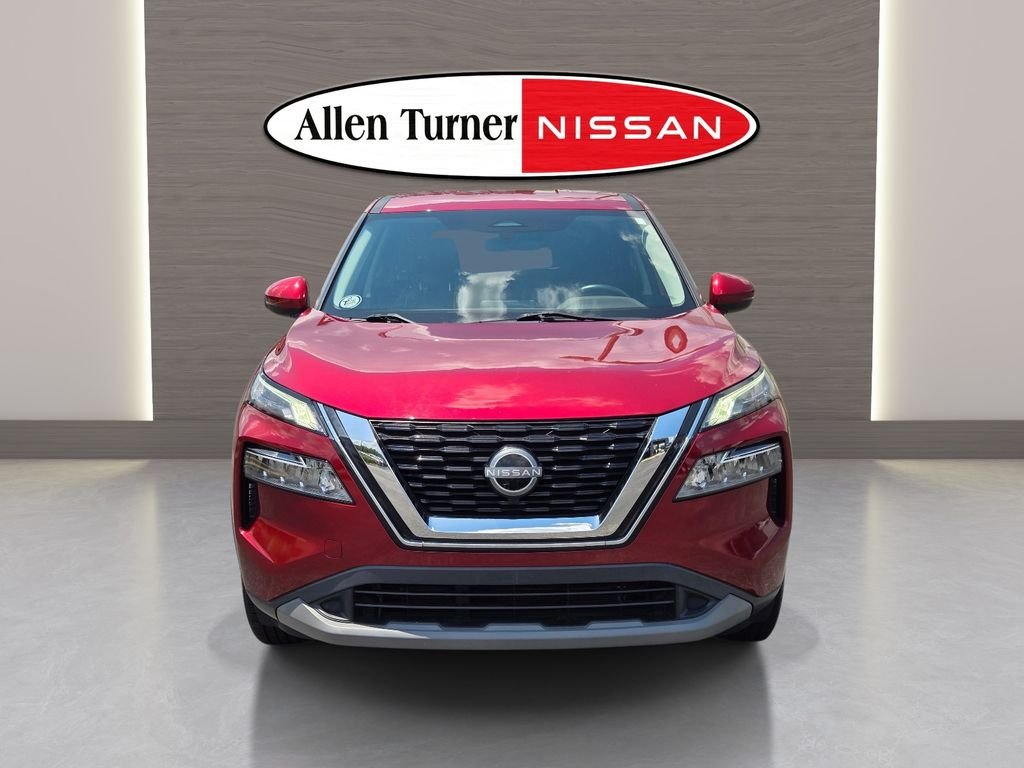 Used 2022 Red Nissan SV image 4