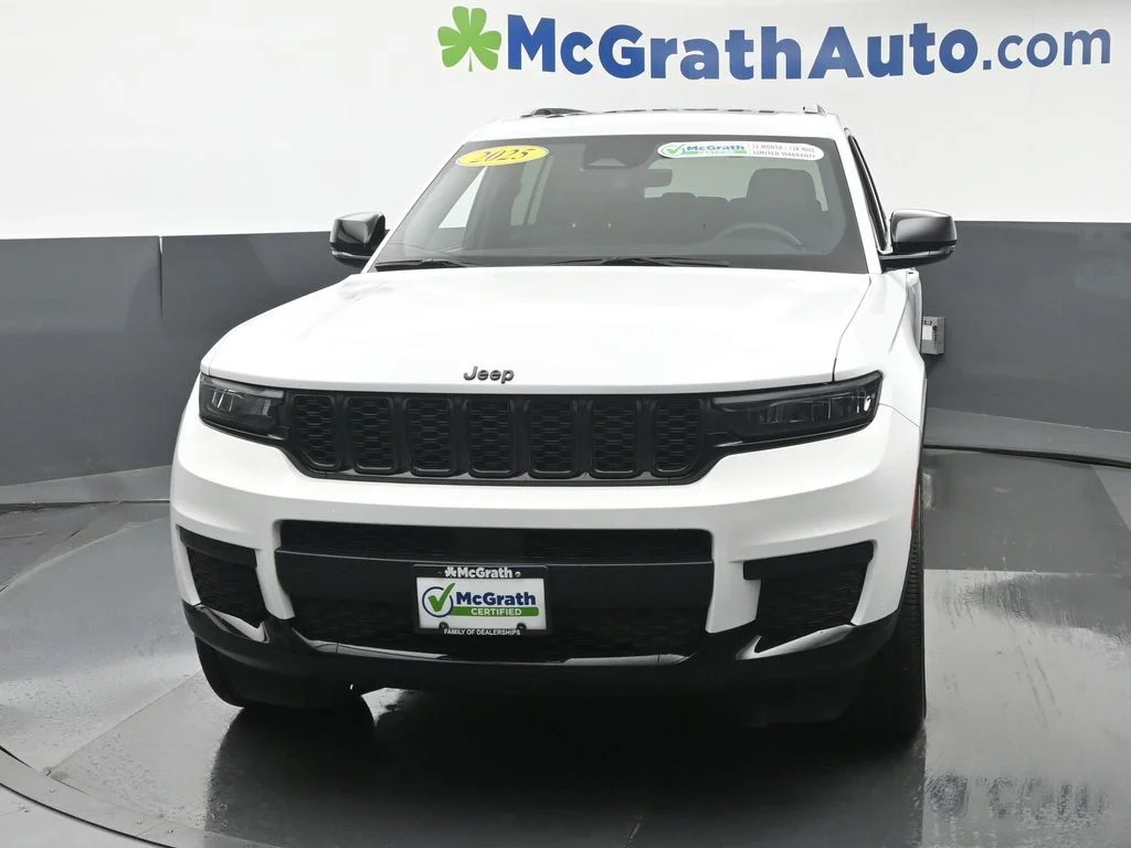 Used 2025 White Jeep Altitude X image 7