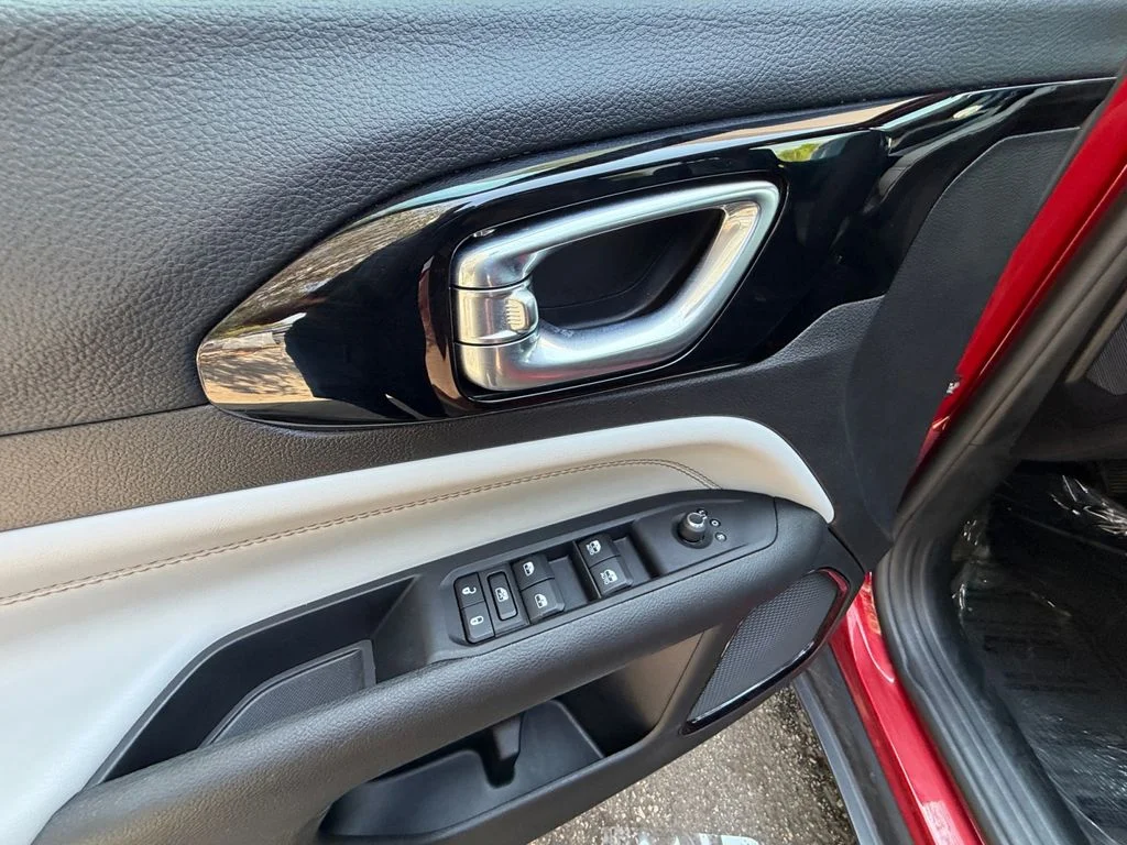 Used 2025 Red Jeep Limited image 11