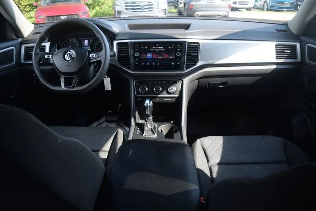 Used 2018 Black Volkswagen Launch Edition image 8