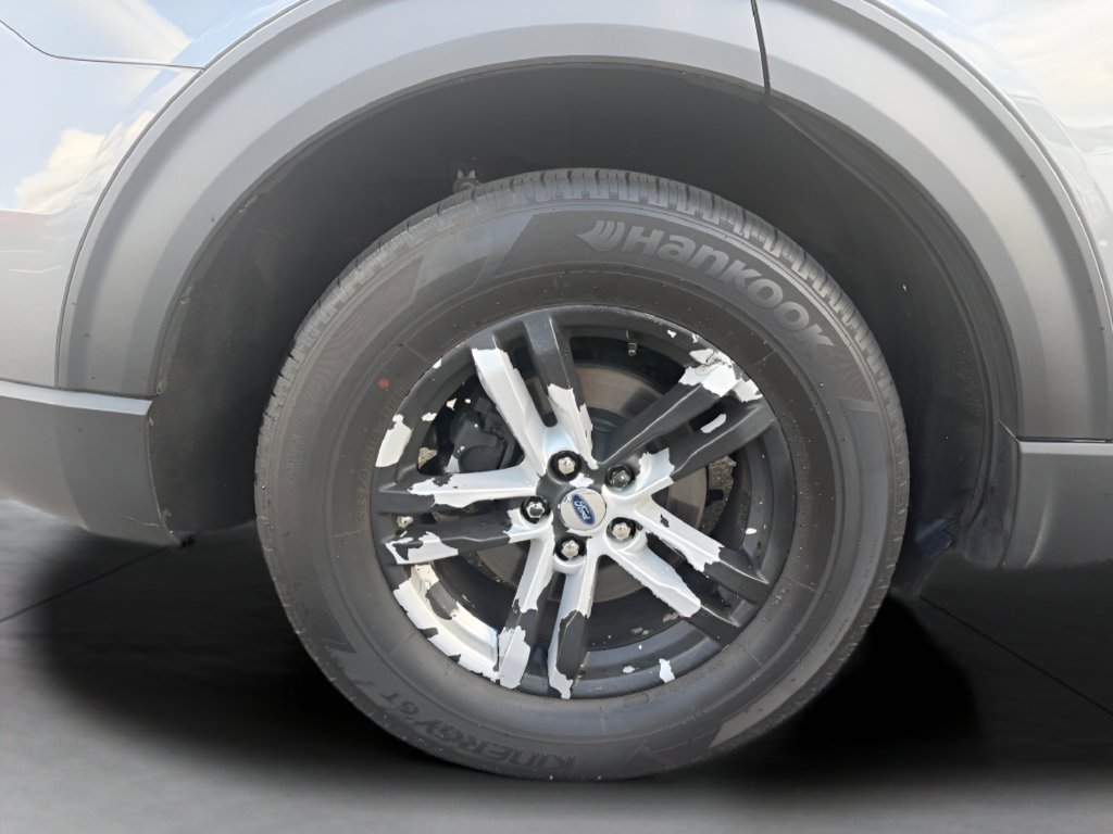 Used 2023 Gray Metallic Ford XLT image 24