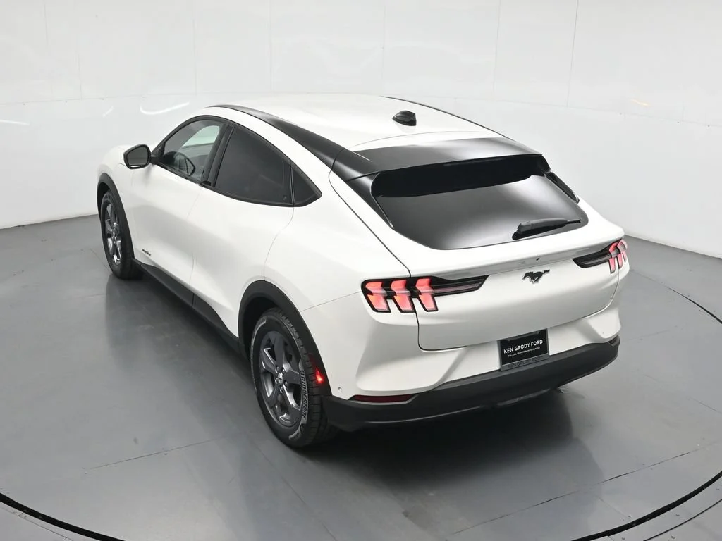 Certified Used 2023 White Ford Select image 39