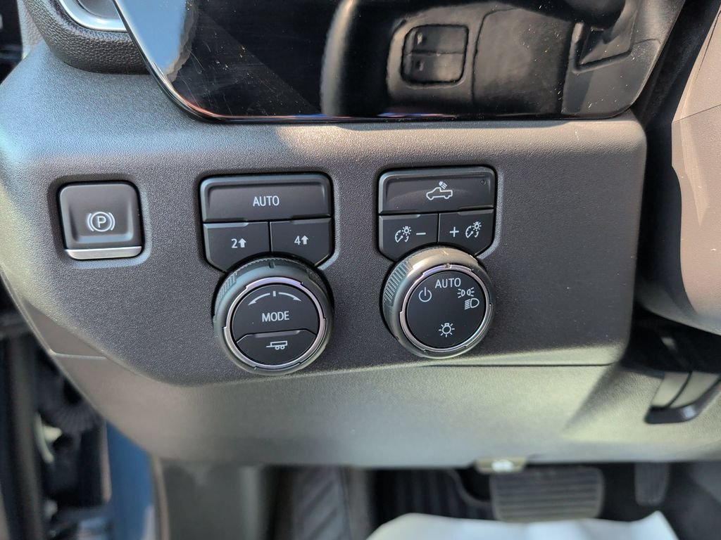 Used 2024 Lakeshore Blue Metallic Chevrolet LT image 15