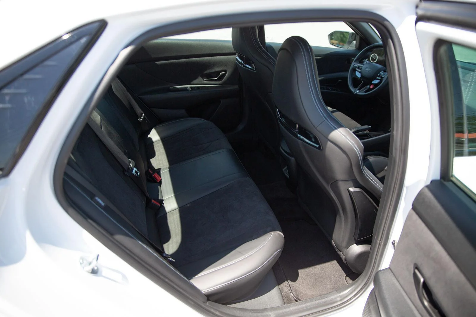 Used 2025 Atlas White Hyundai DCT image 24