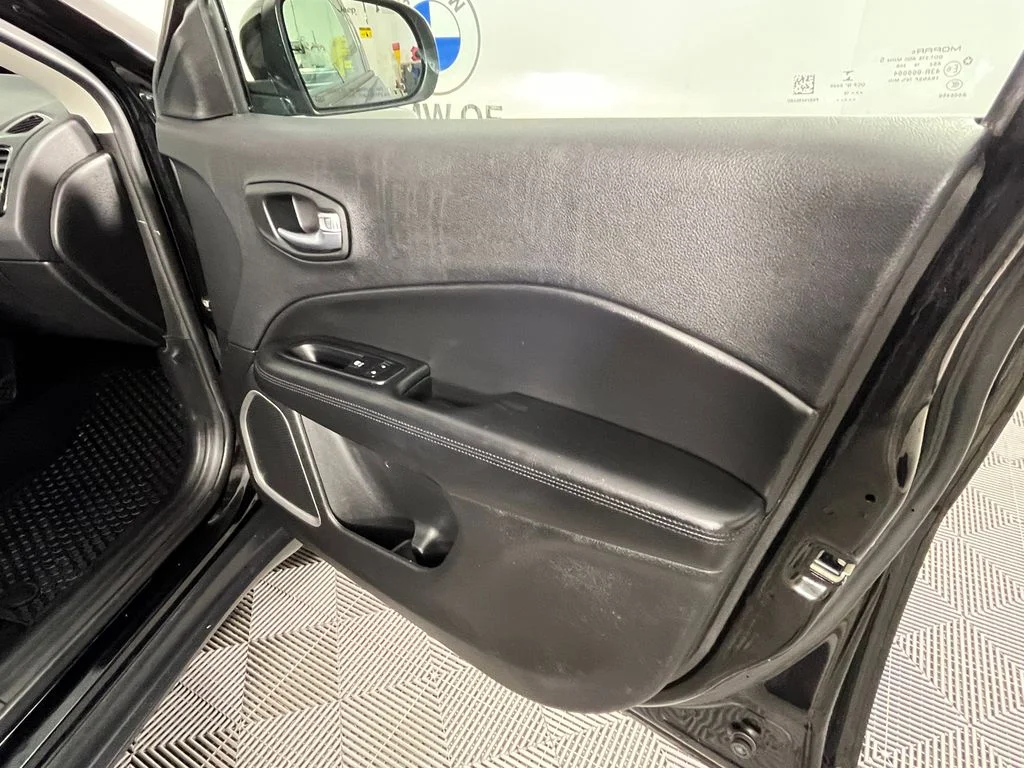 Used 2019 Black Jeep Latitude image 22