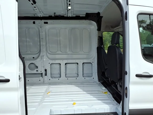 New 2026 Oxford White Ford Cargo Van image 9