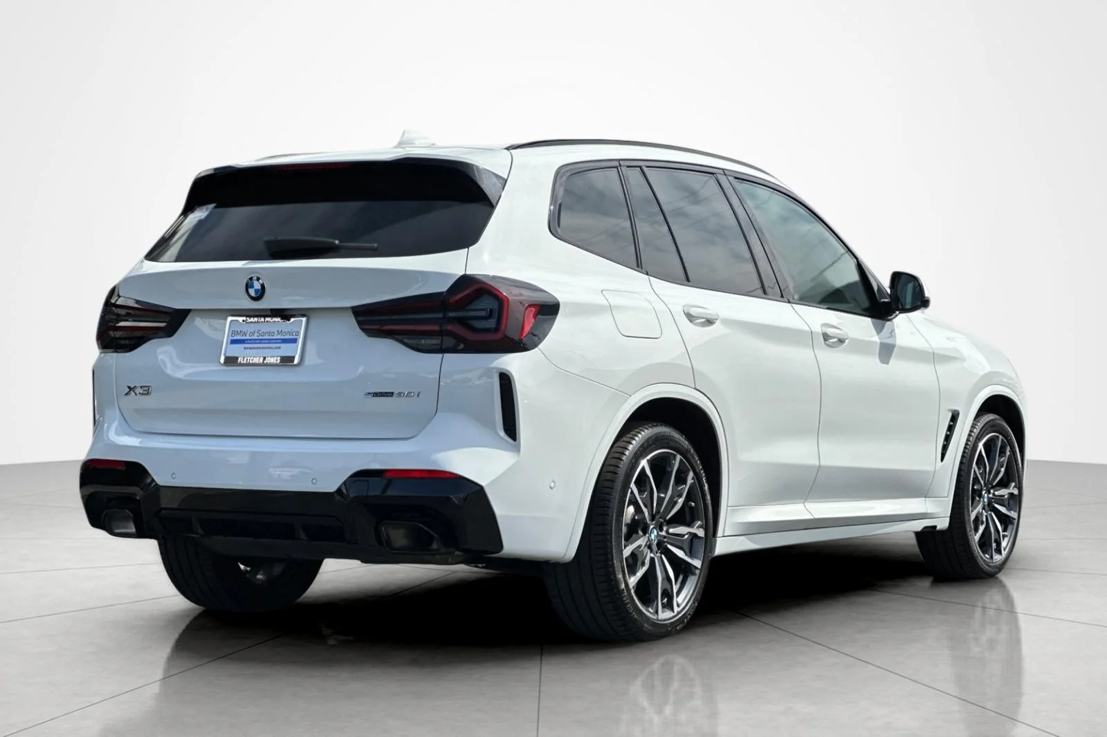 Certified Used 2023 Alpine White BMW sDrive30i image 5