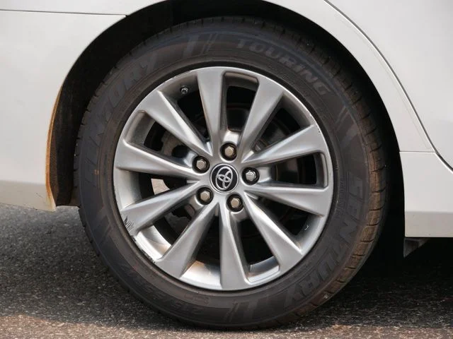 Used 2015 Blizzard Pearl Toyota XLE image 8