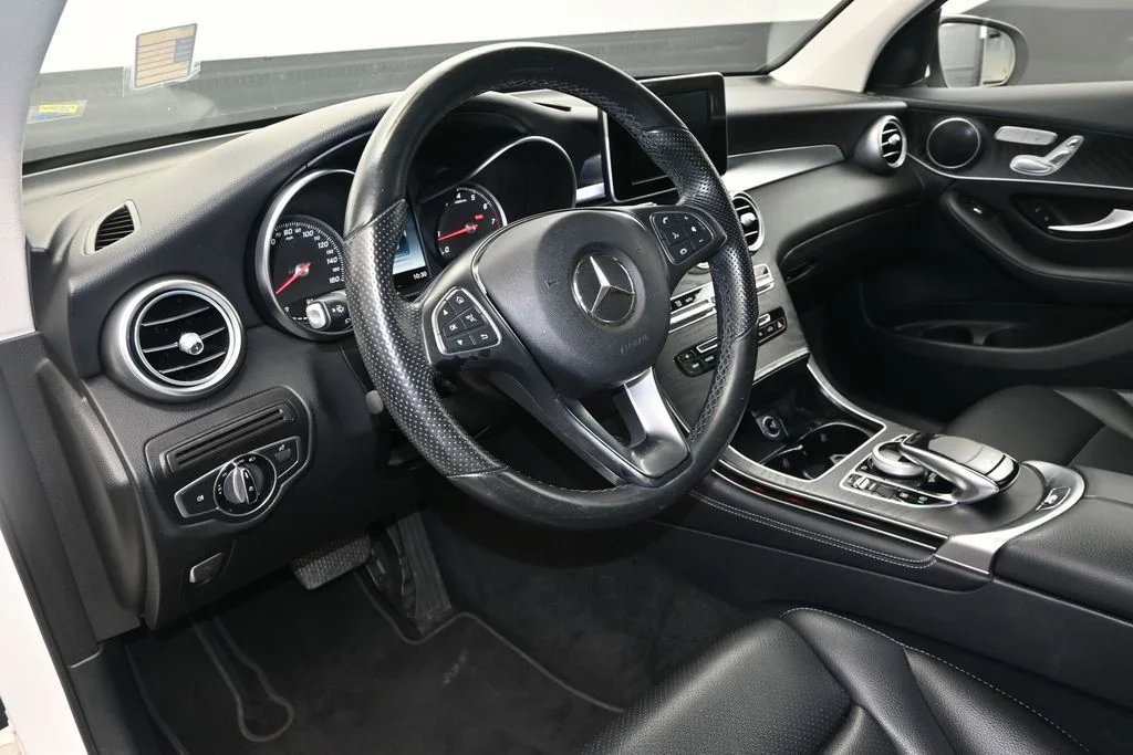 Used 2016  Mercedes-Benz GLC 300 image 17