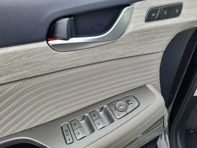 Used 2024 Gray Hyundai Calligraphy image 18