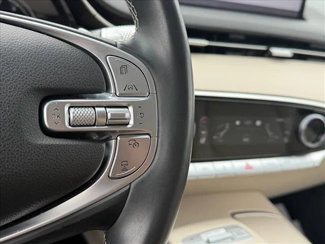 Used 2023 Himalayan Gray Genesis 2.5T image 17