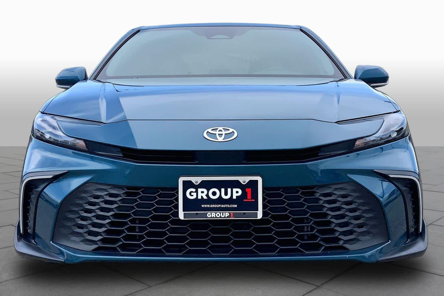 Used 2025 Ocean Gem Toyota SE image 6