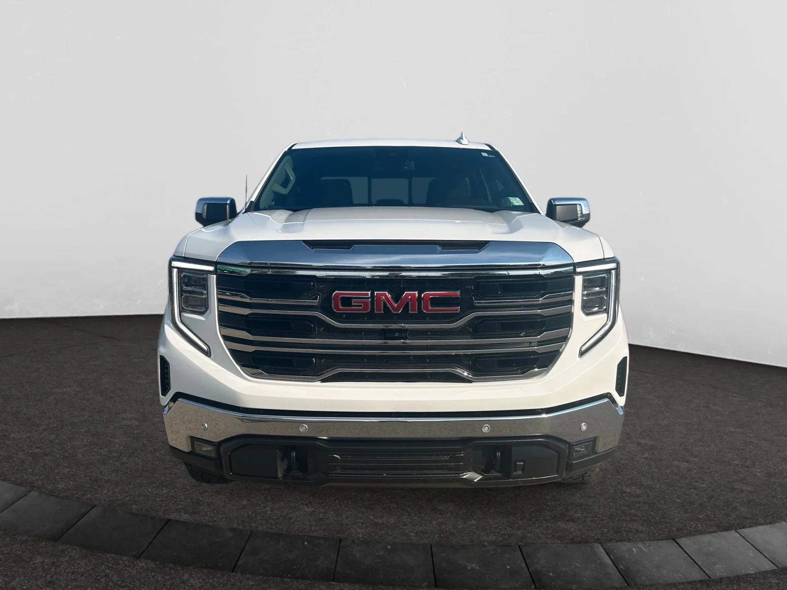Used 2024 White GMC SLT Crew Cab 6.2L Leather Sunroof 4x4 image 8