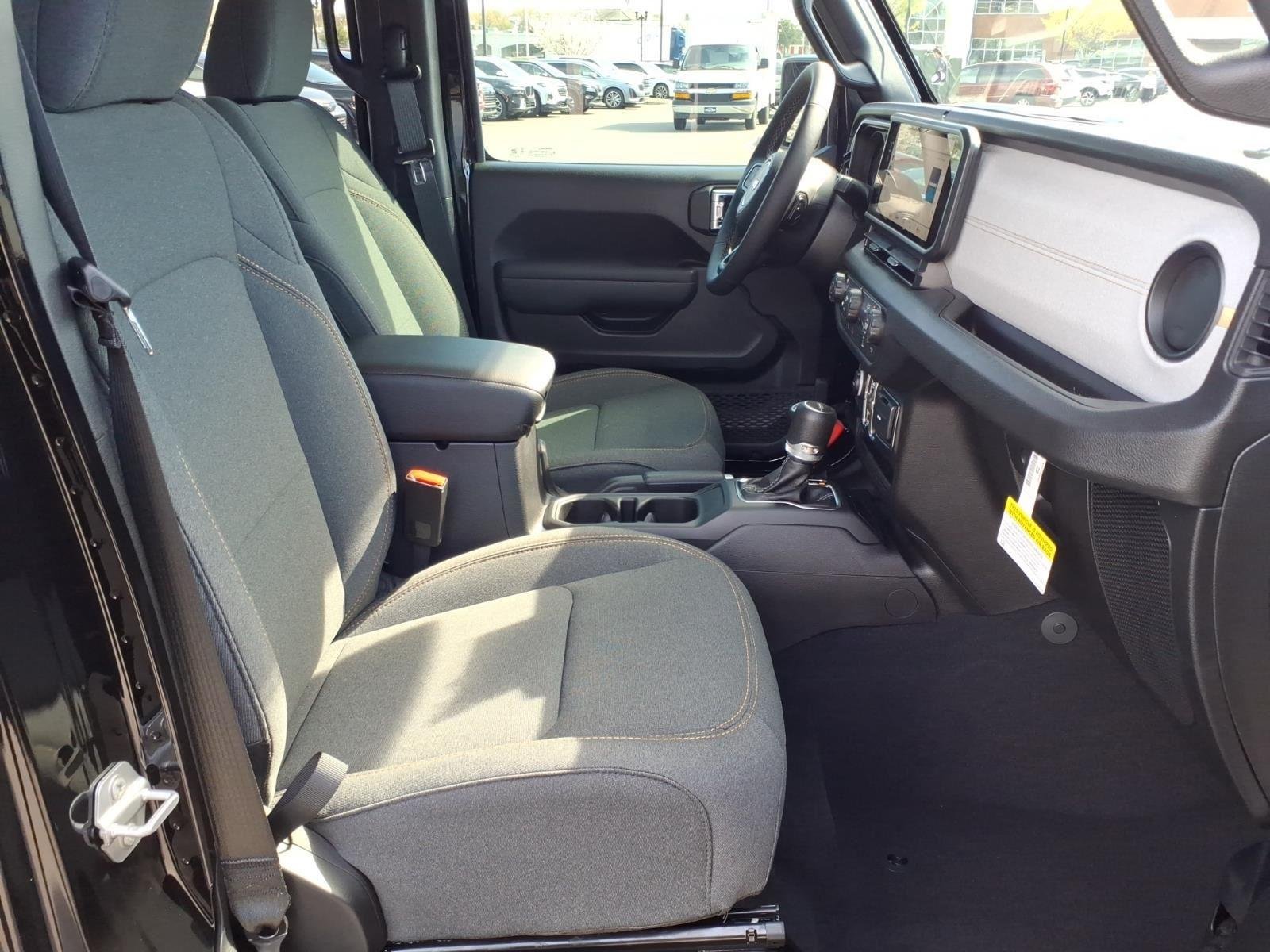New 2026 Black Clear-Coat Exterior Paint Jeep  image 19