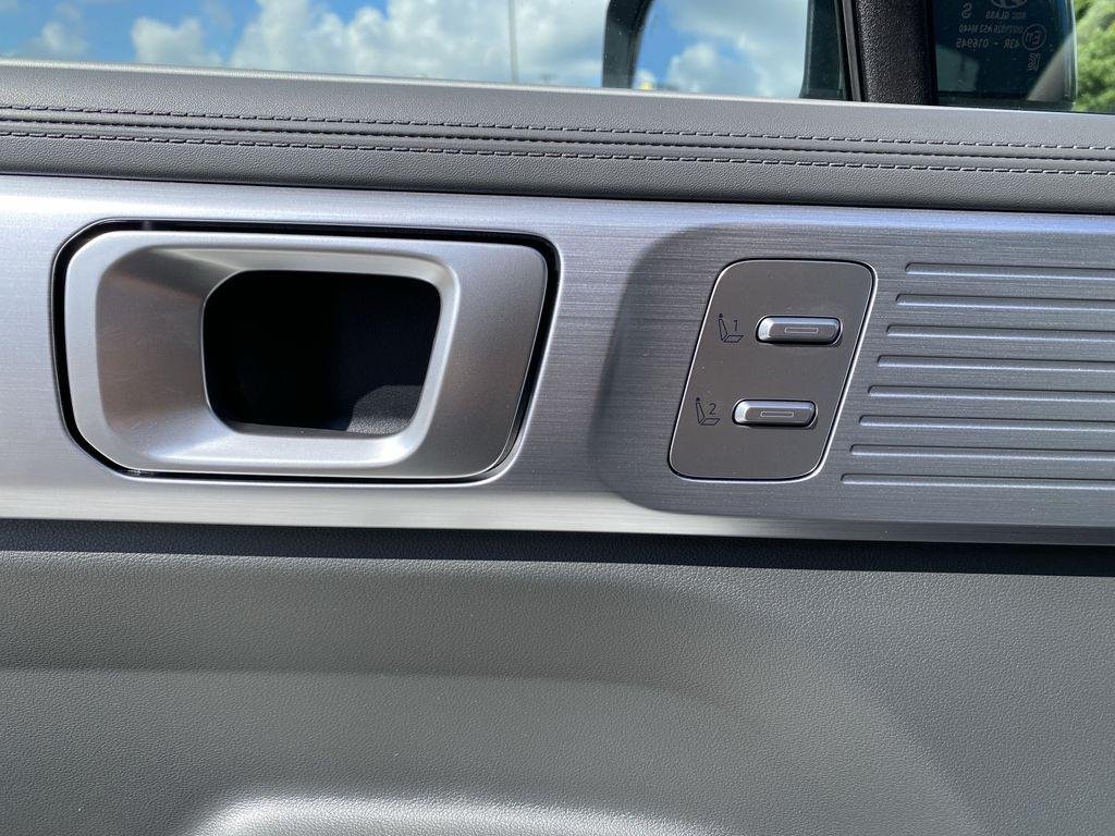 New 2026 Ecotronic Gray Hyundai Limited FWD image 19