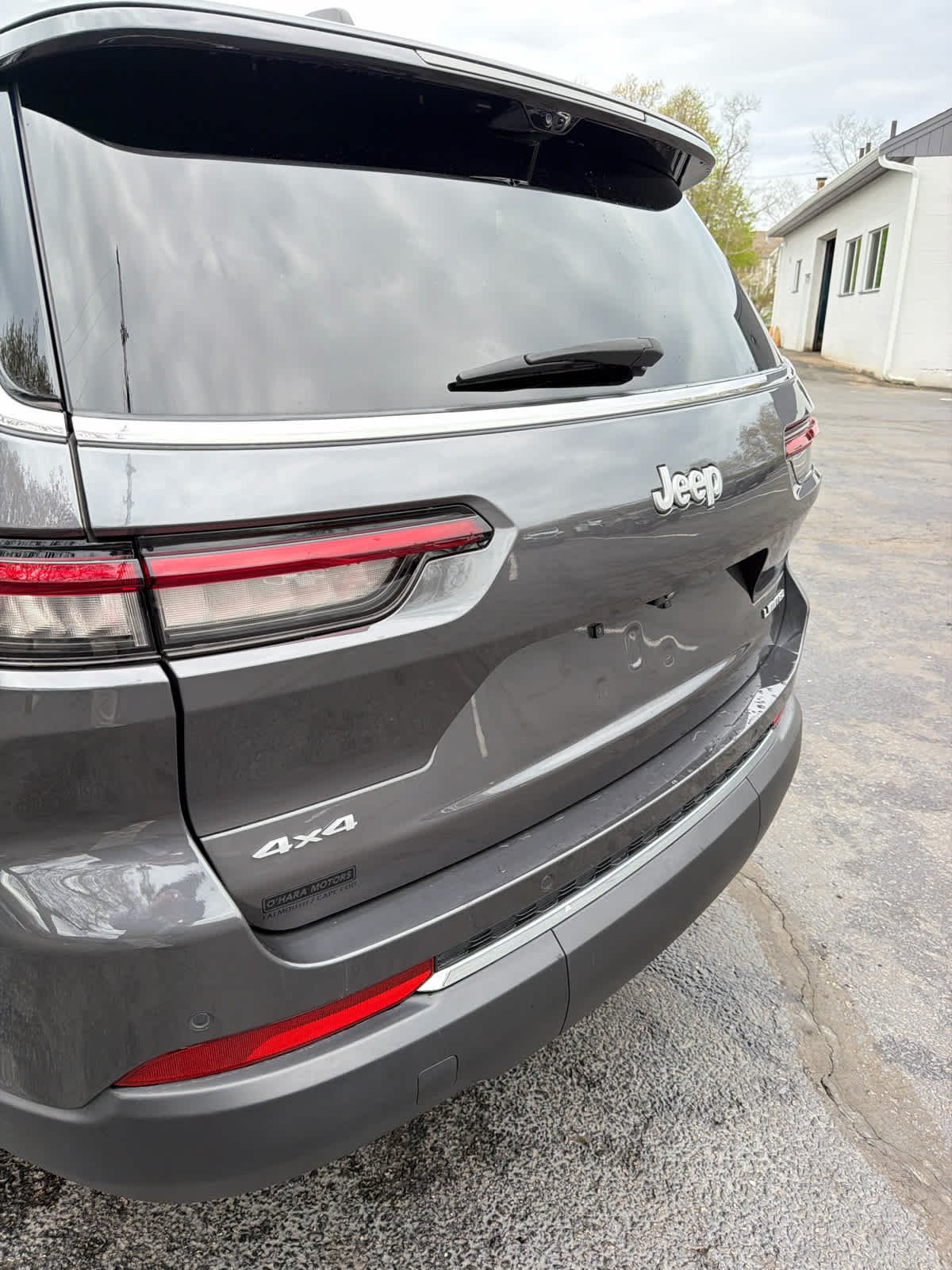 Used 2024 Baltic Gray Metallic Clearcoat Jeep Limited image 19