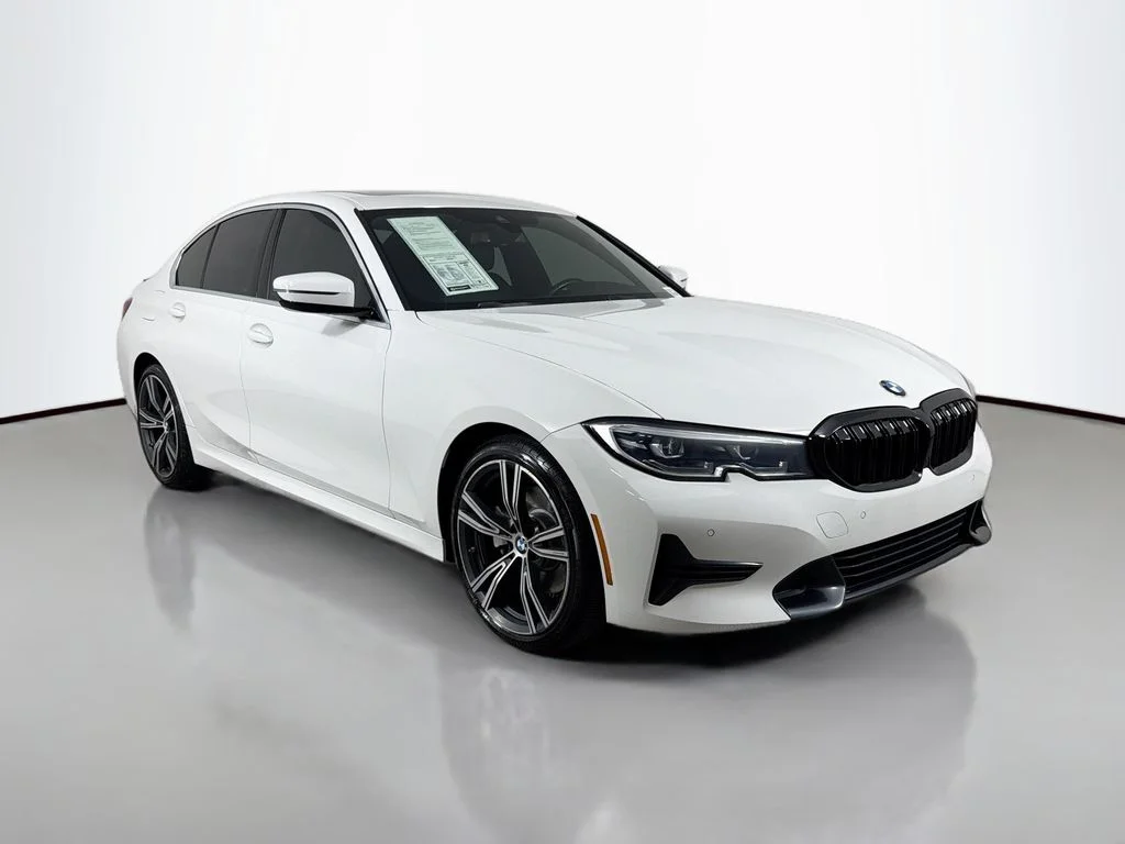 Used 2020 Alpine White BMW 330i image 3