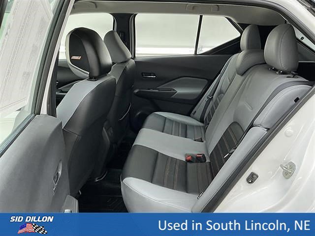 Used 2022 Aspen White Tricoat/Super Black Nissan SR image 18