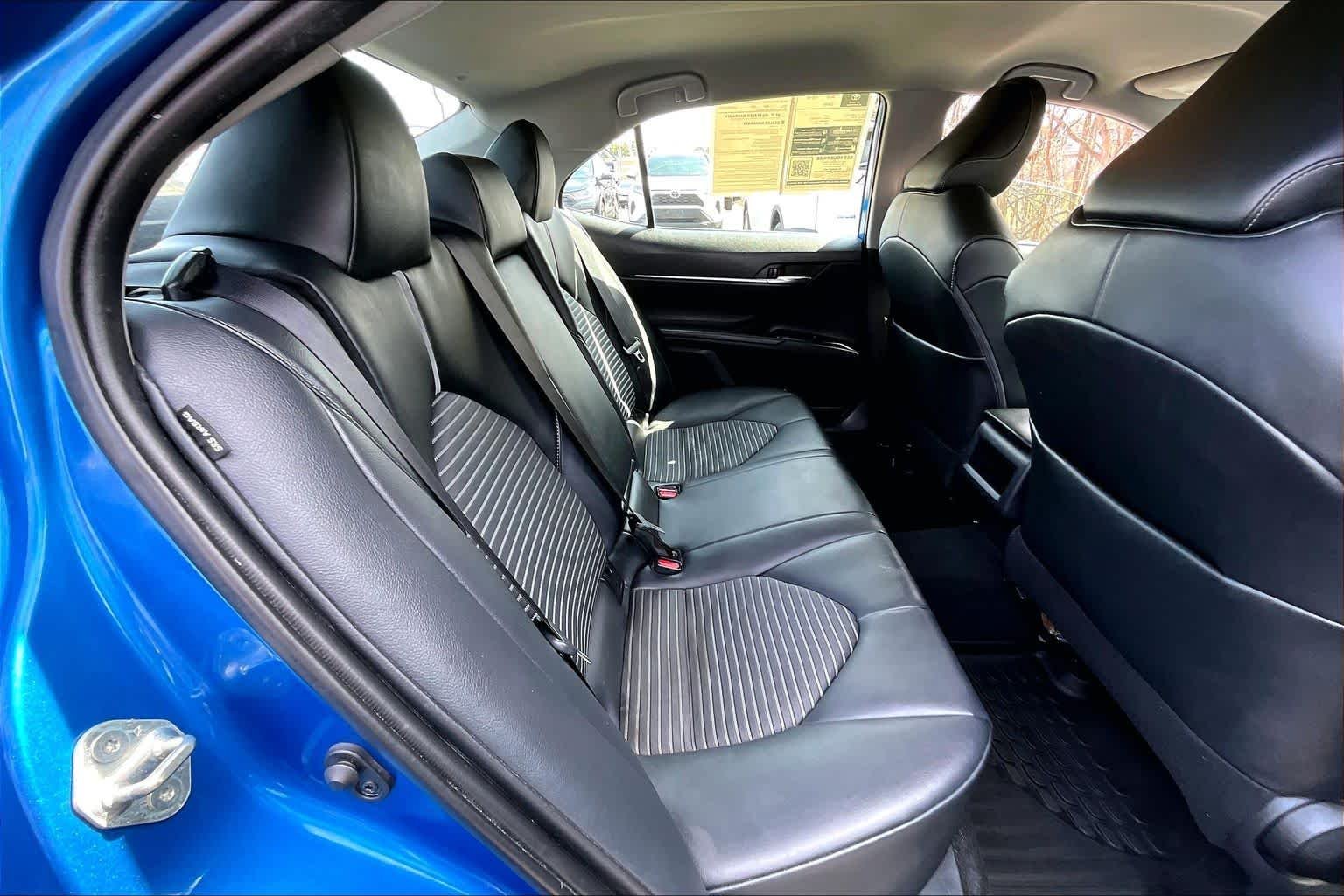 Used 2020 Blue Streak Metallic Toyota SE image 18