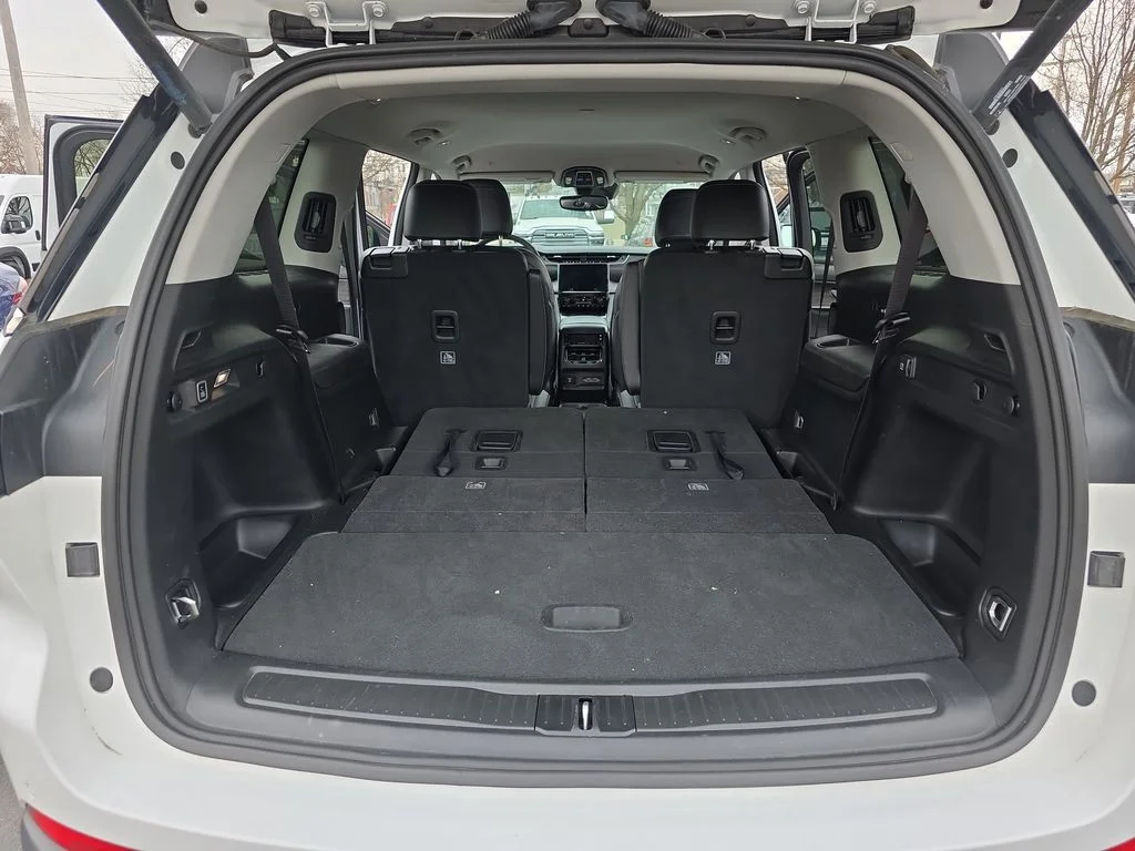 Used 2024 White Jeep Limited image 14
