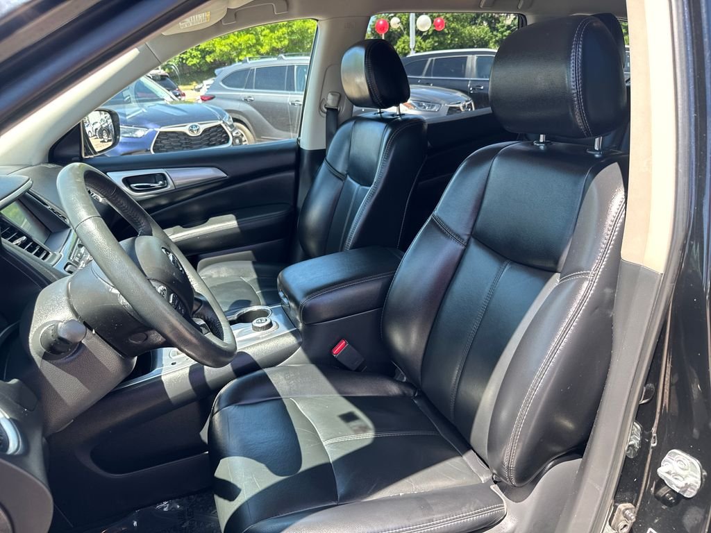 Used 2018 Black Nissan SL image 17
