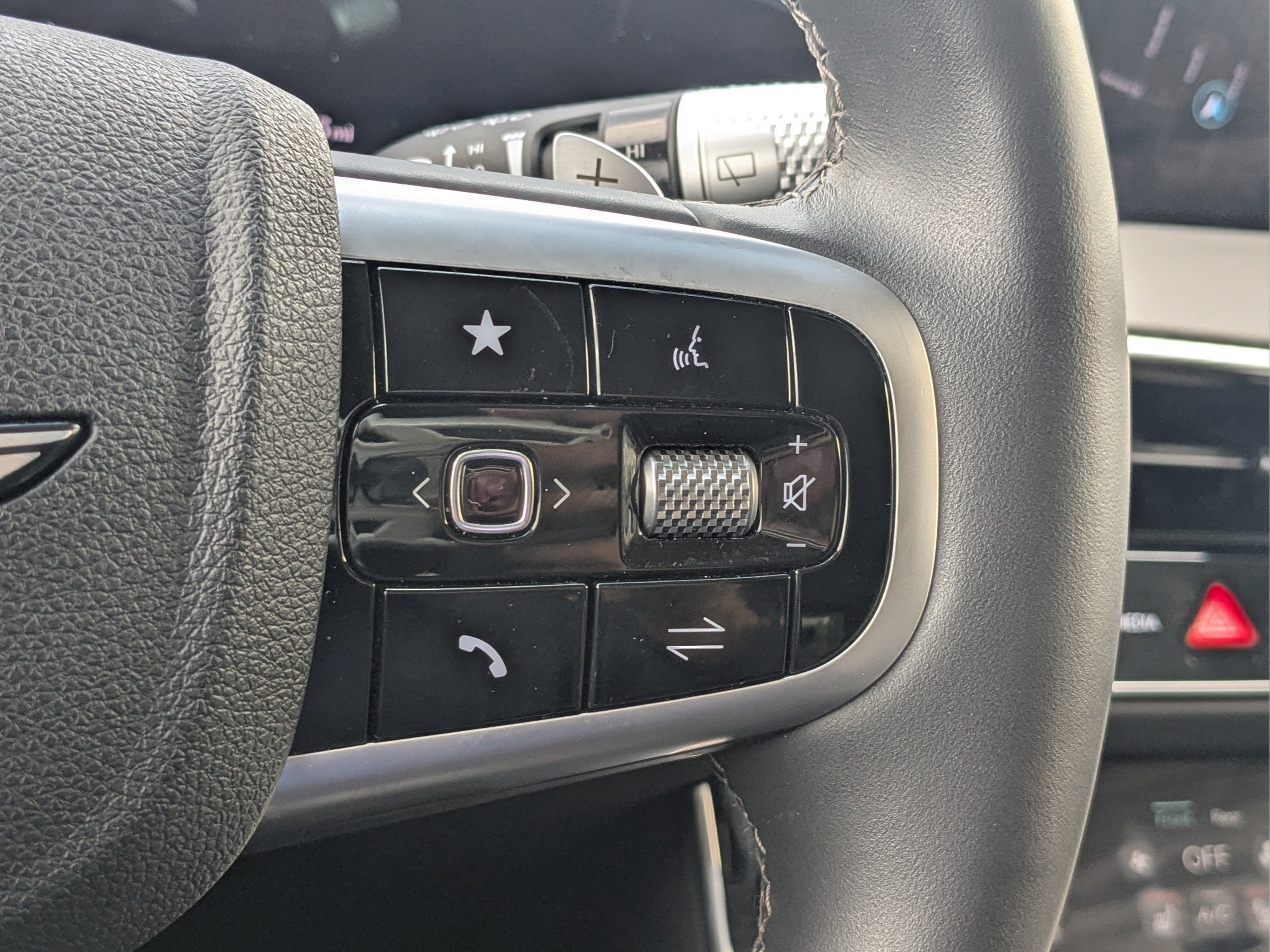 2026 GENESIS GV70 Standard - Photo 27