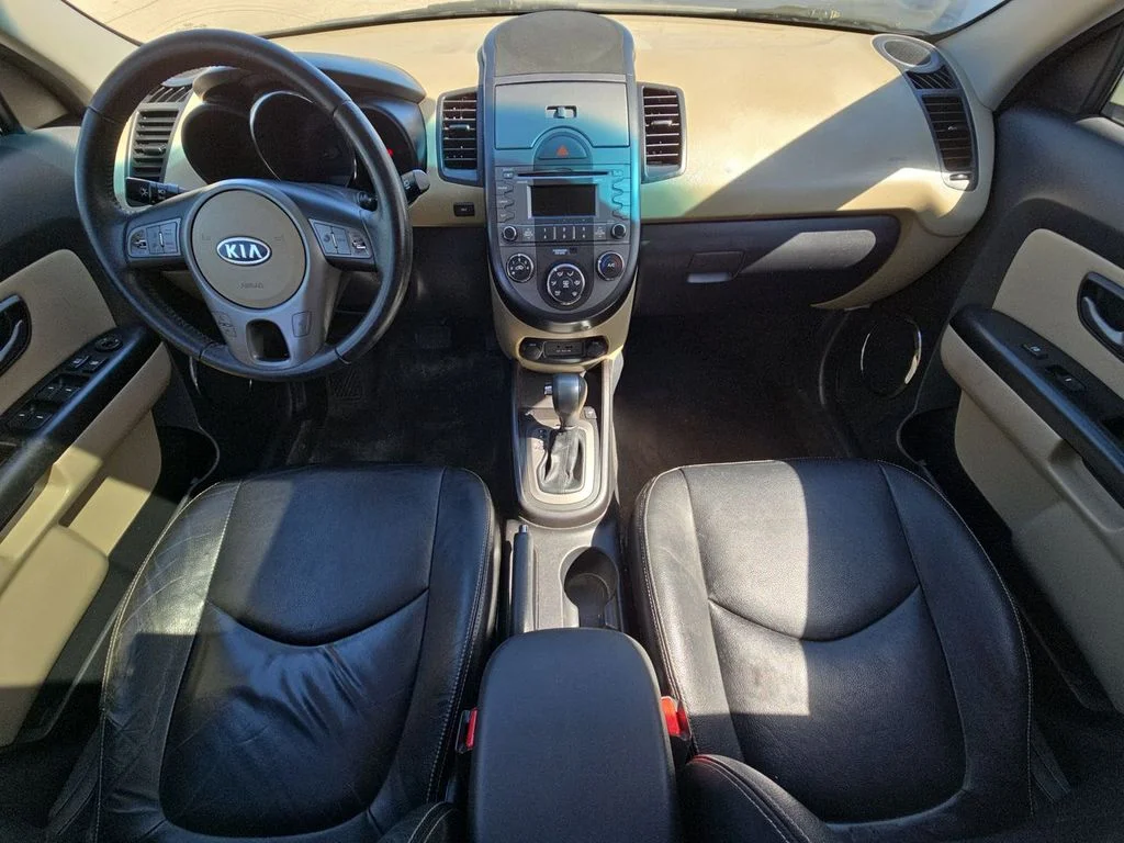 Used 2011 Green Kia Exclaim image 21
