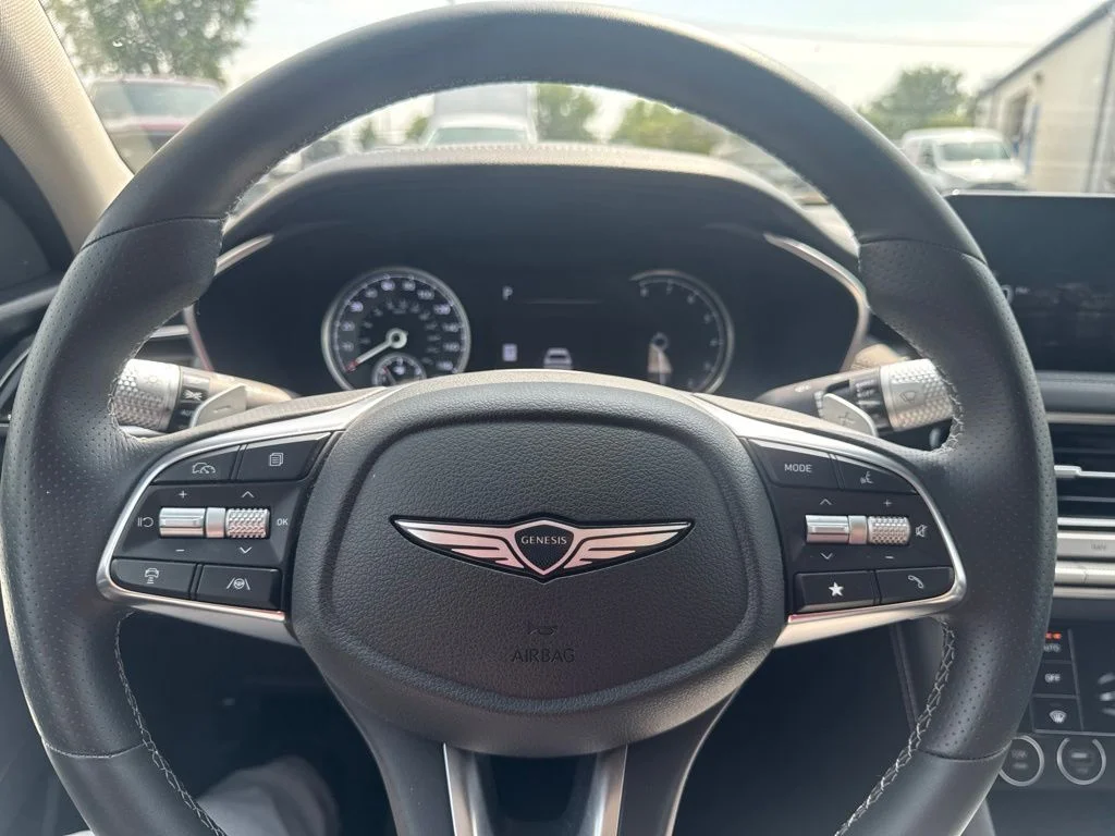 2025 GENESIS G70 Standard - Photo 16
