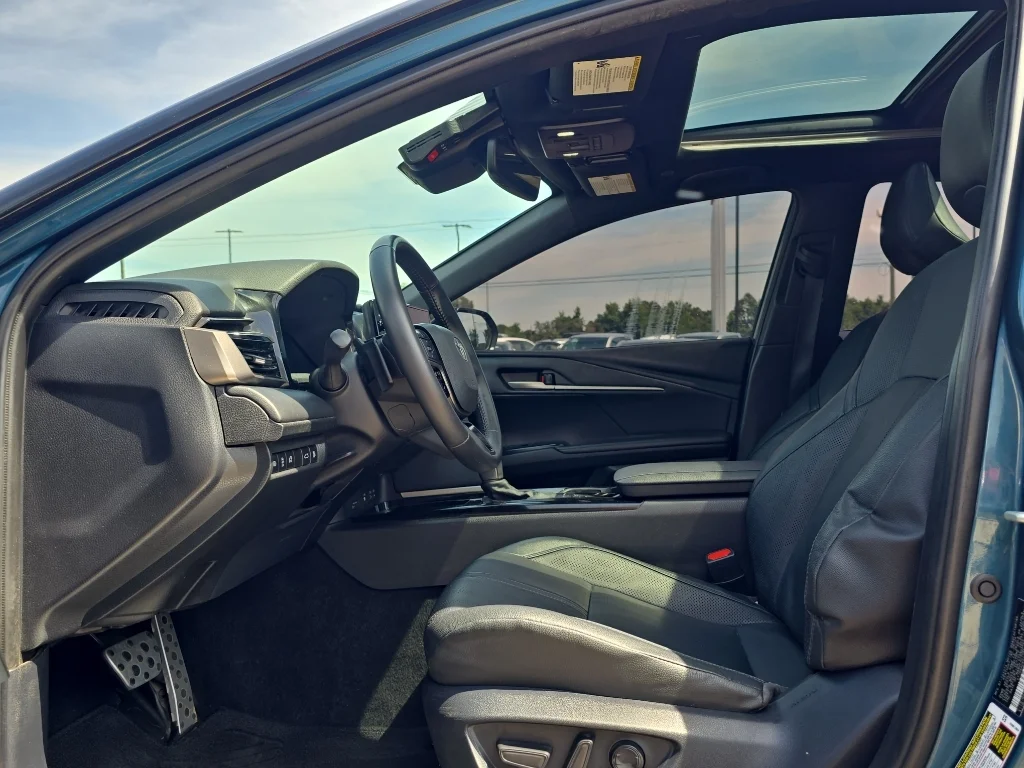 Used 2025 Ocean Gem/Midnight Black Metallic Toyota XSE image 7