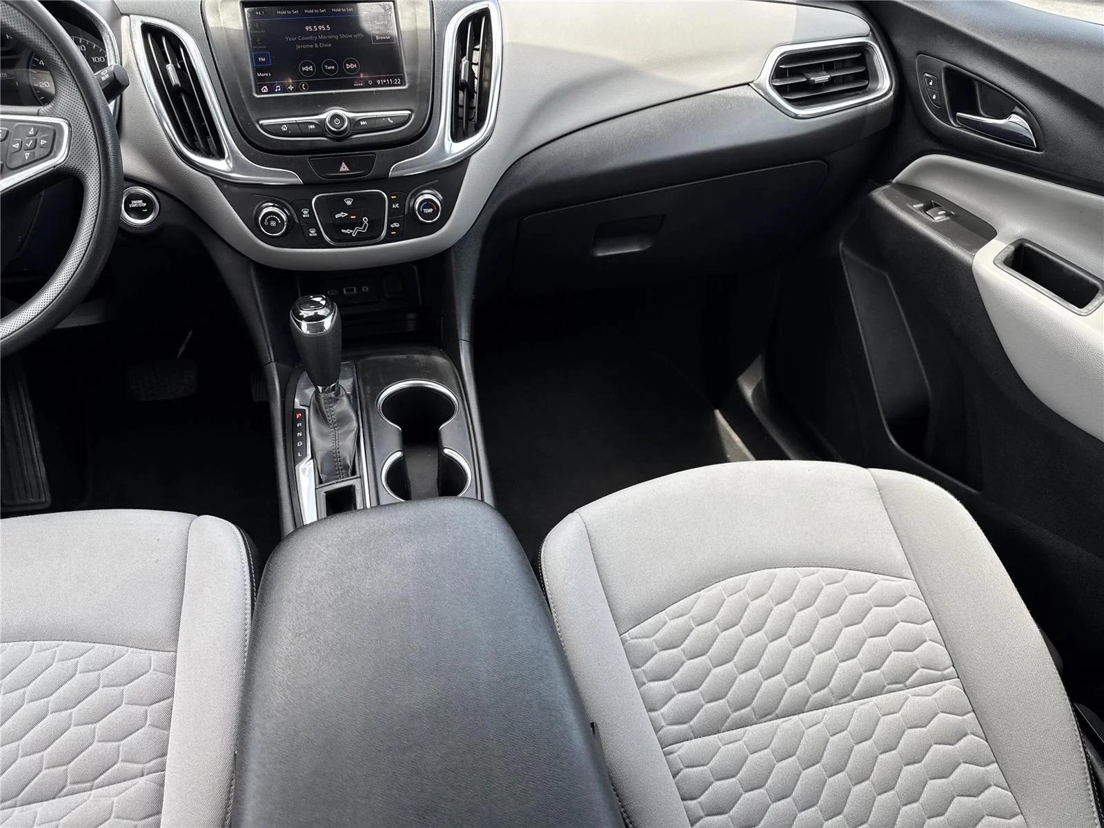 Used 2021 SILVER ICE METALLIC Chevrolet LS image 17