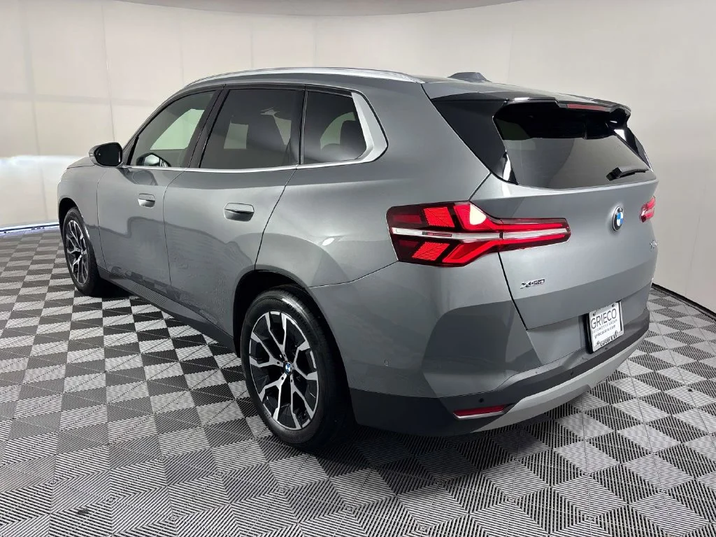 Used 2025 Gray Metallic BMW 30 xDrive image 4