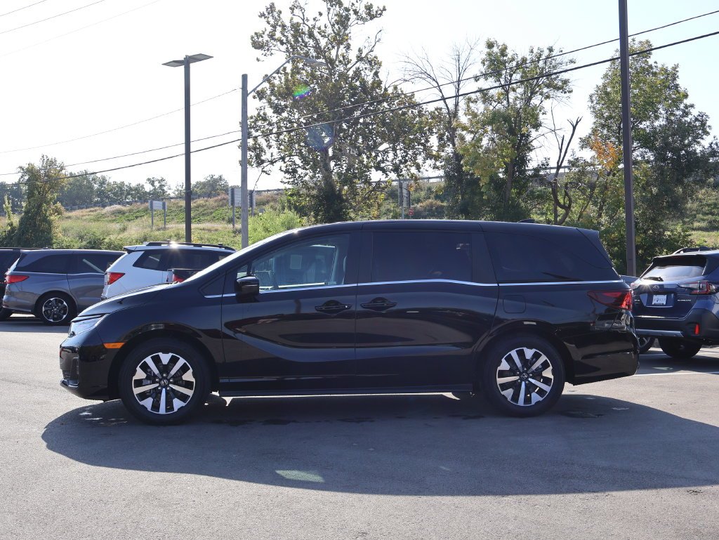 Used 2025  Honda EX-L image 4