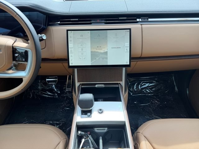 New 2026 Fuji White Land Rover SE image 15