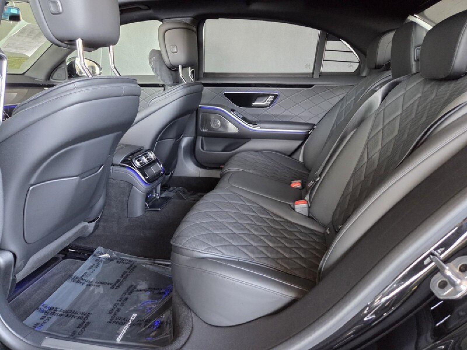 Certified Used 2025 Obsidian Black Metallic Mercedes-Benz S 500 image 14