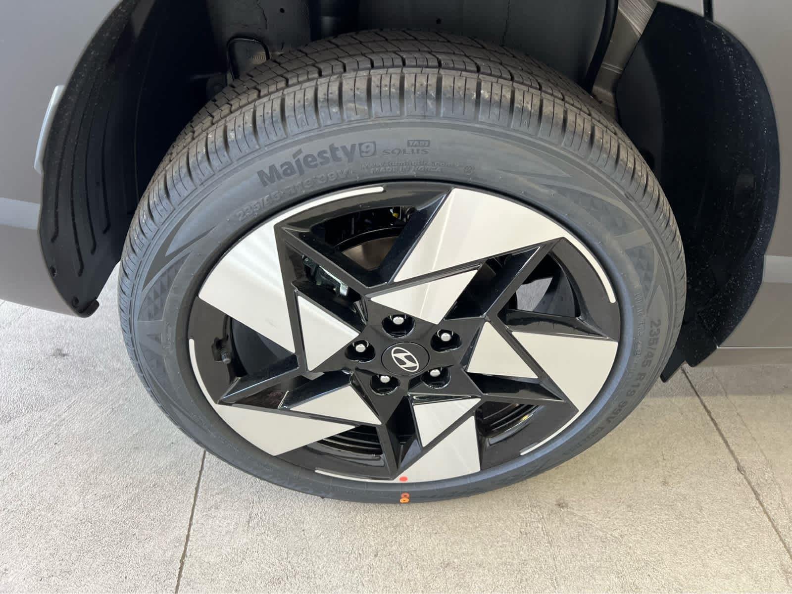 New 2026 Ecotronic Gray Pearl Hyundai Limited AWD image 9
