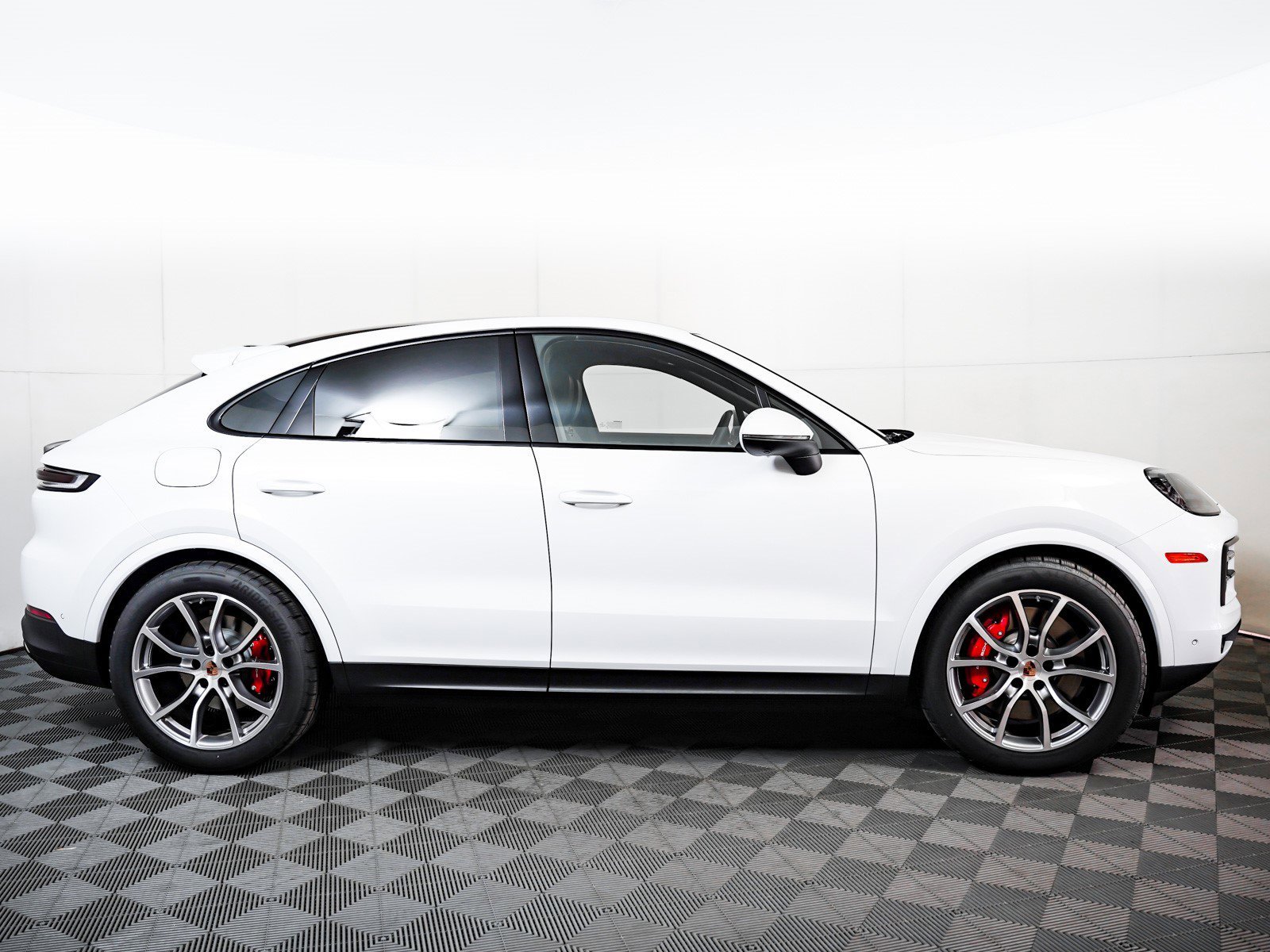 2026 Porsche Cayenne Coup S - Photo 9
