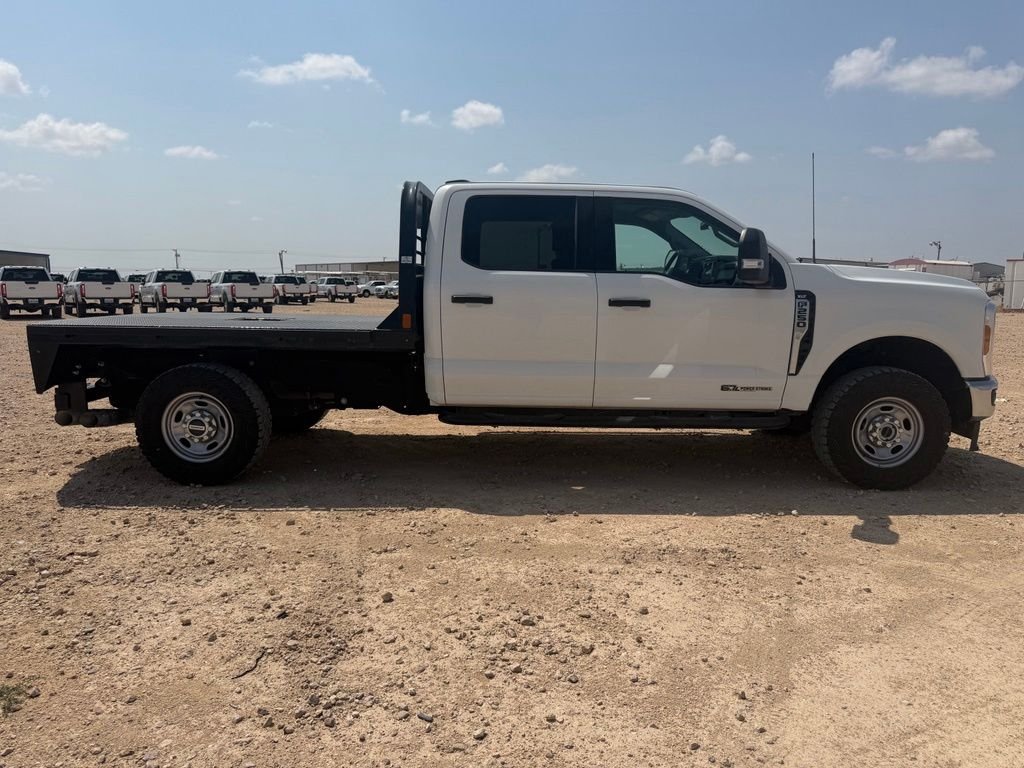 Used 2025 Oxford White Ford XLT image 12
