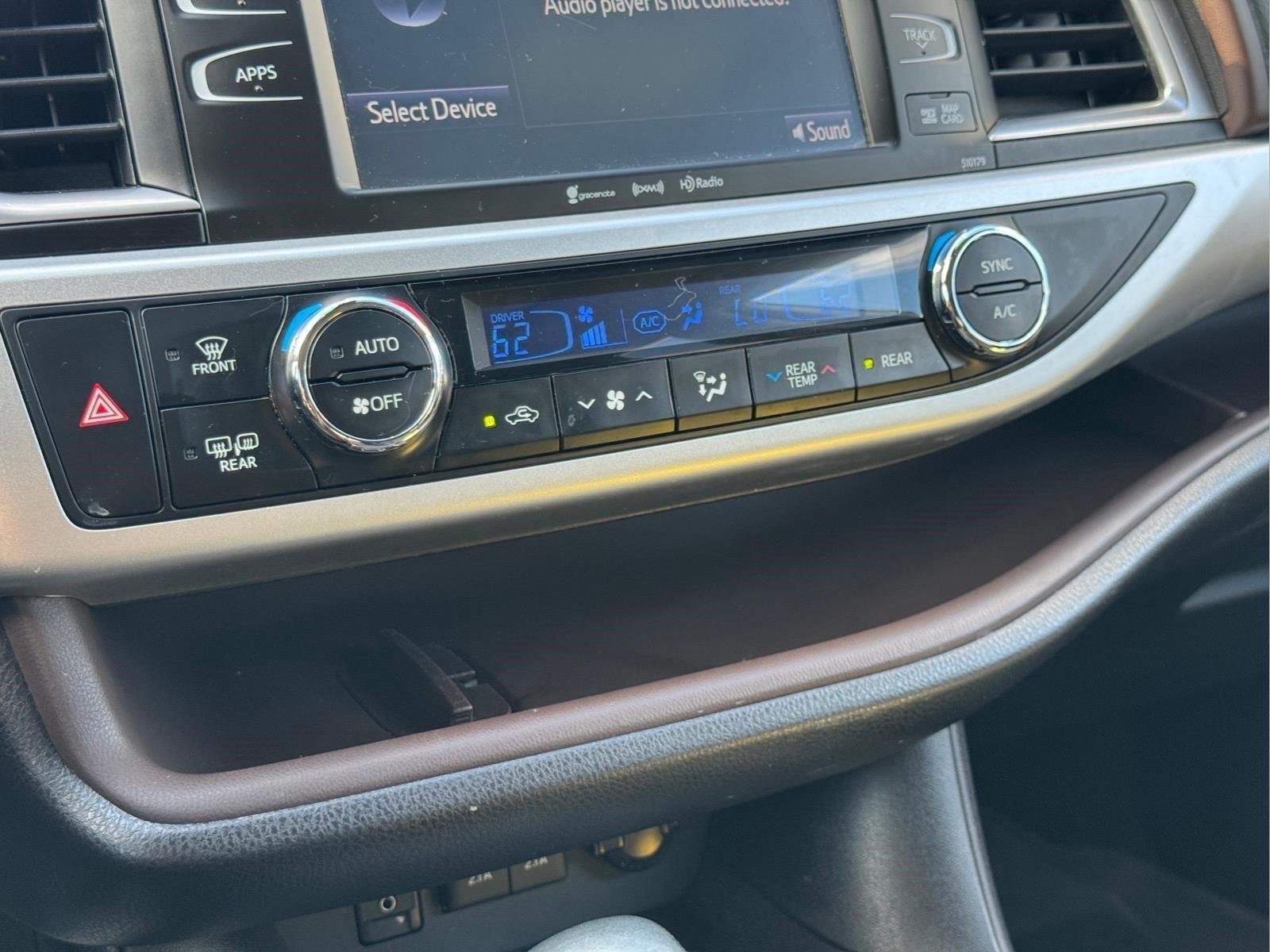Used 2018 Predawn Gray Mica Toyota XLE image 27