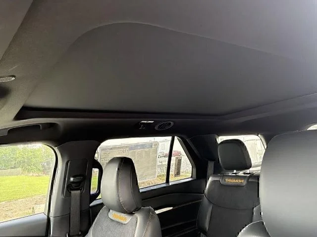 New 2026 Carbonized Gray Metallic Ford Tremor® image 40