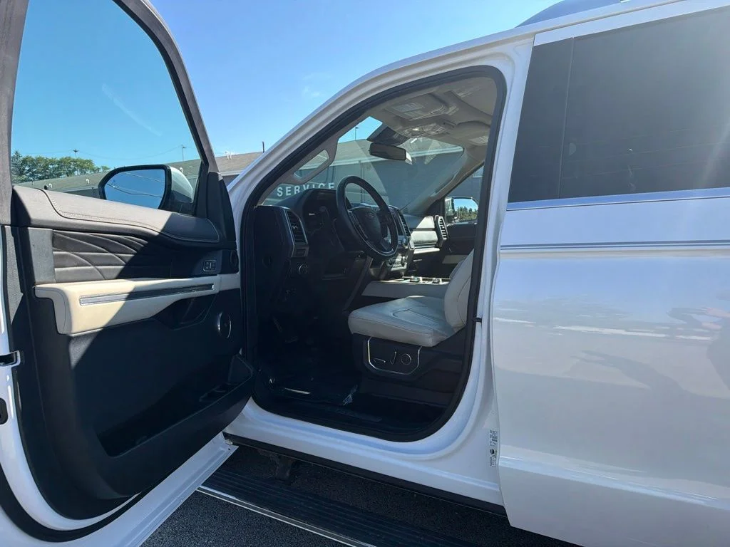 Used 2019 White Ford Platinum image 14