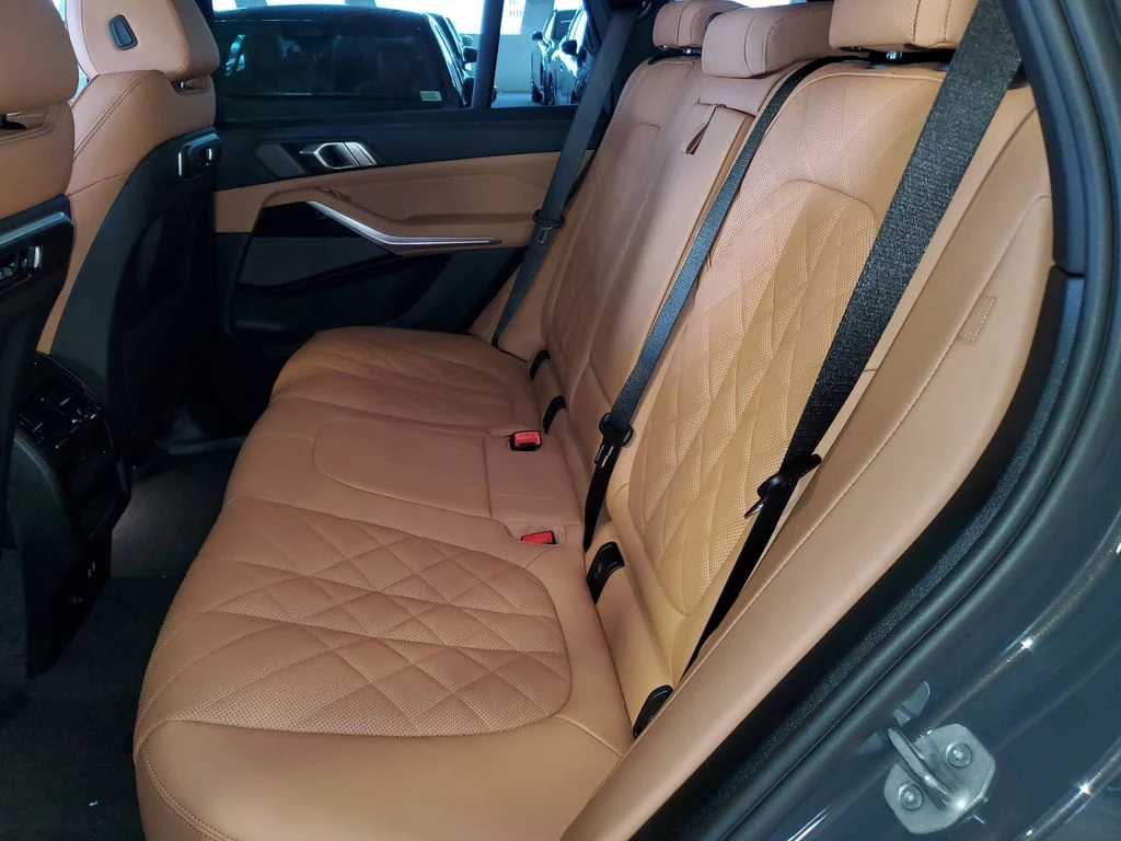 Used 2026 Gray BMW sDrive40i image 11