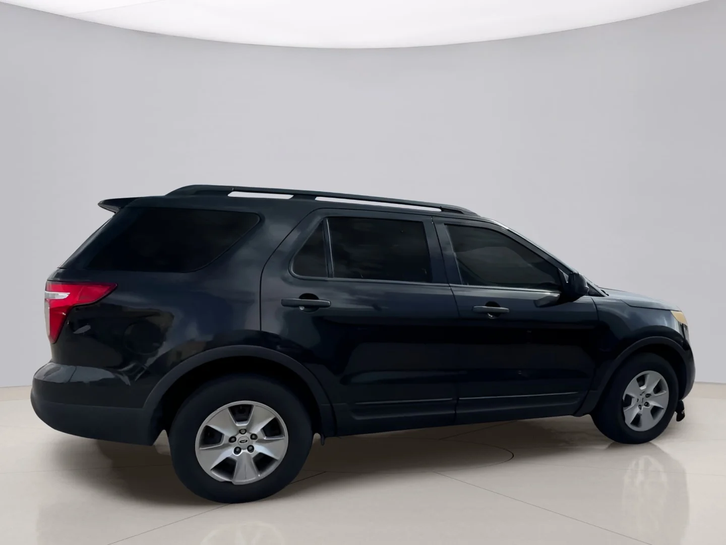 Used 2013 Black Ford BASE FWD image 4