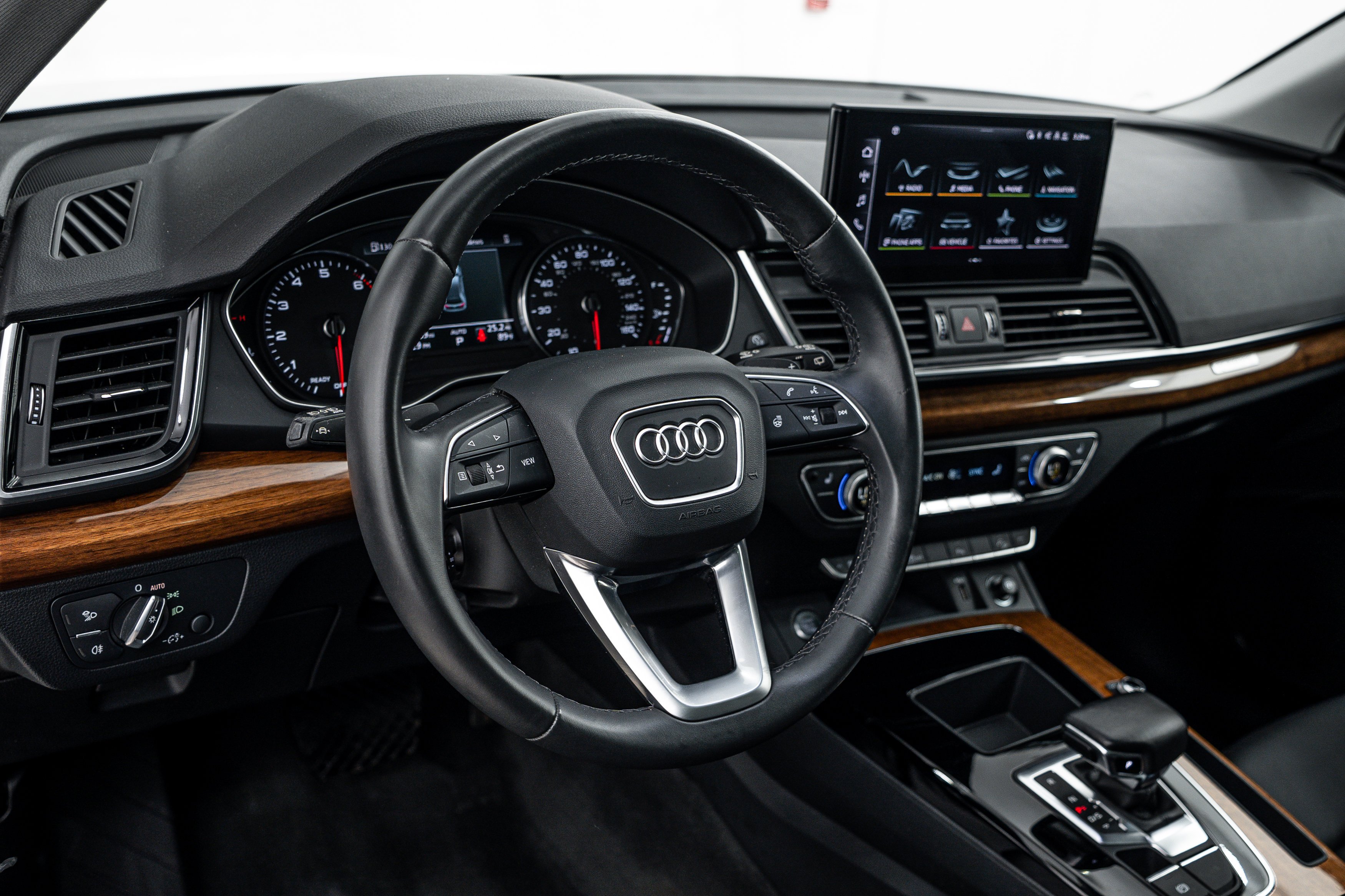 Certified Used 2023 Florett Silver Metallic Audi S line Premium image 9