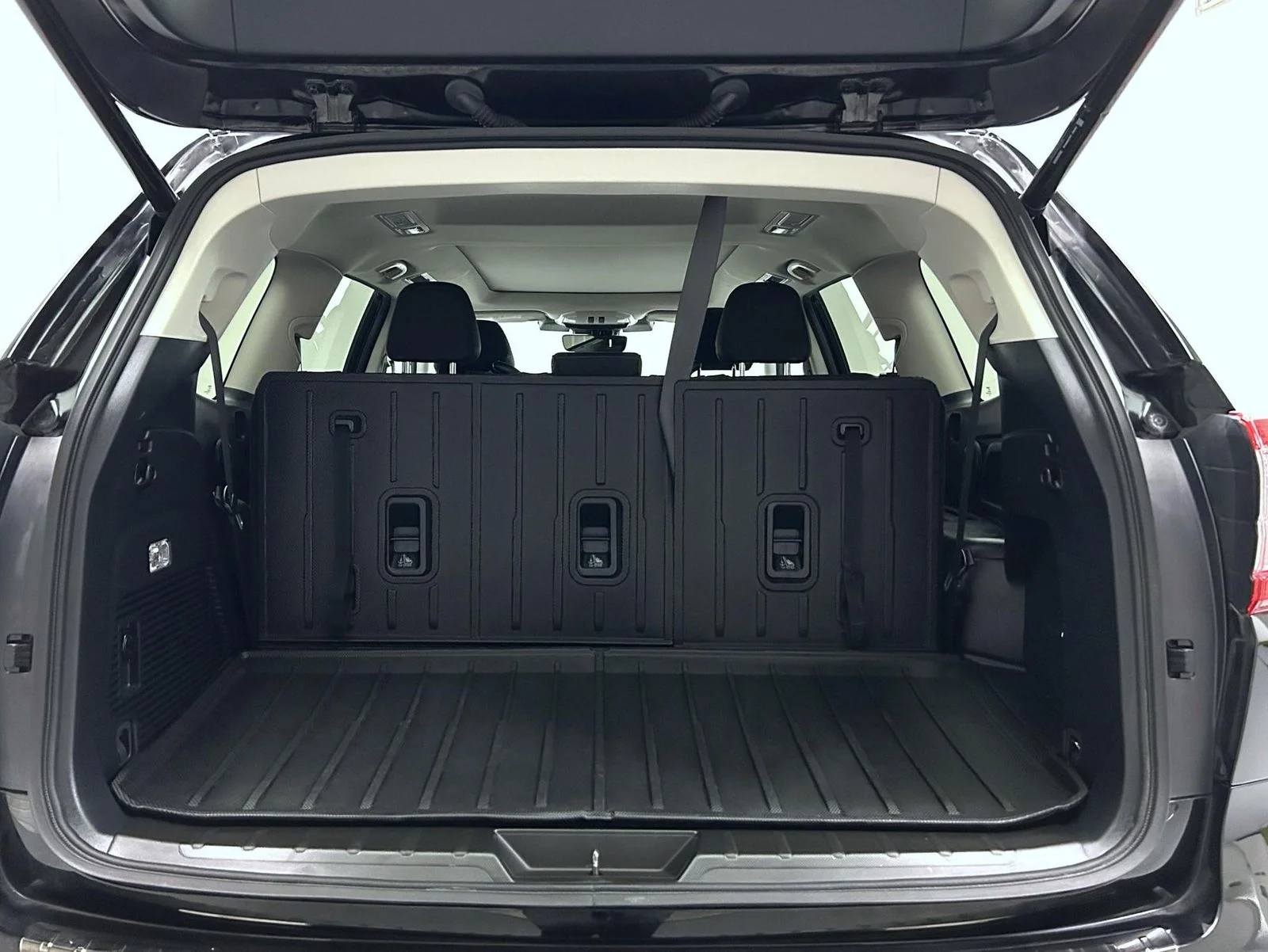Used 2024 Black Subaru Onyx Edition image 22