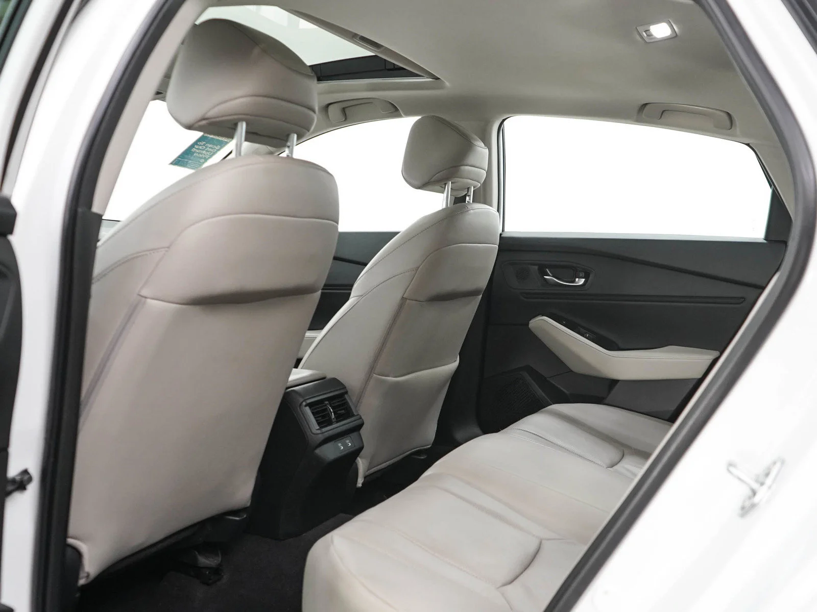 Used 2023 White Honda Touring image 16